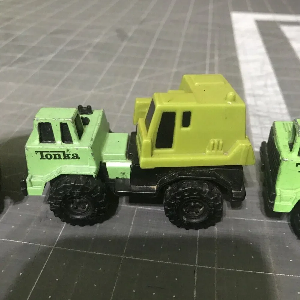 Lot Tonka Construction Truck Crane Green W/O Boom 1994 Tonka Corp. Needs Cleaned